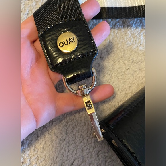 QUAY Australia Small Crossbody Bag - Picture 4 of 8